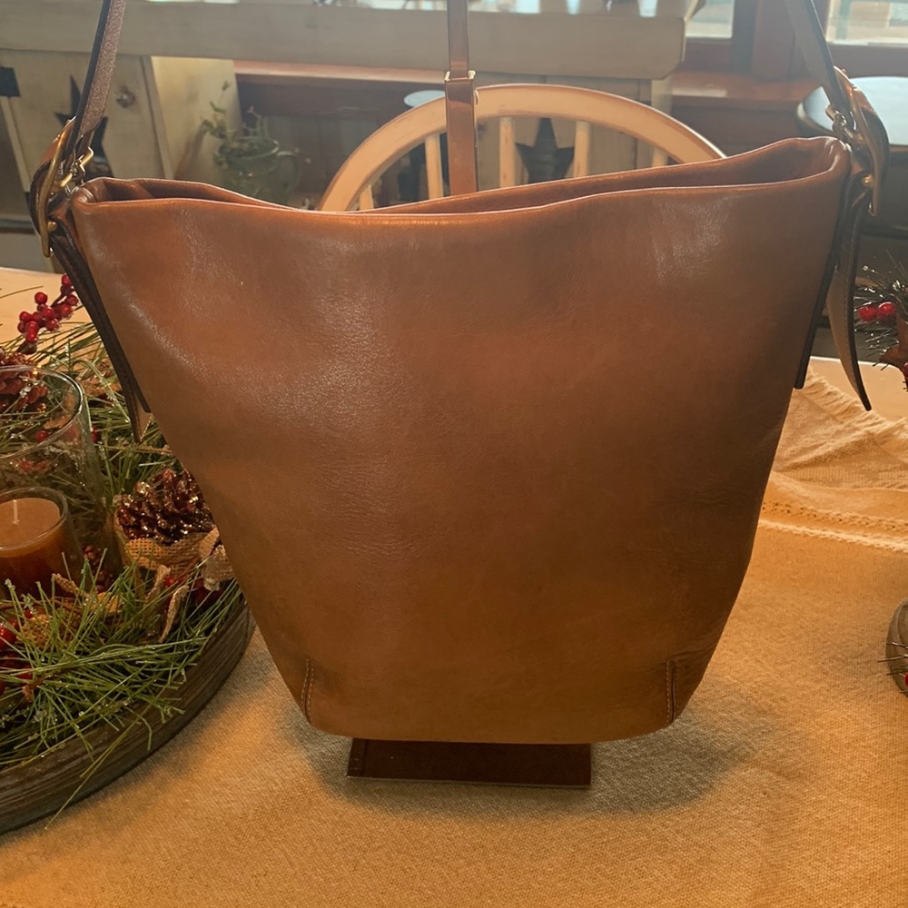 Coach vintage Tanned Chestnut Brown Legacy 9118 bucket crossbody